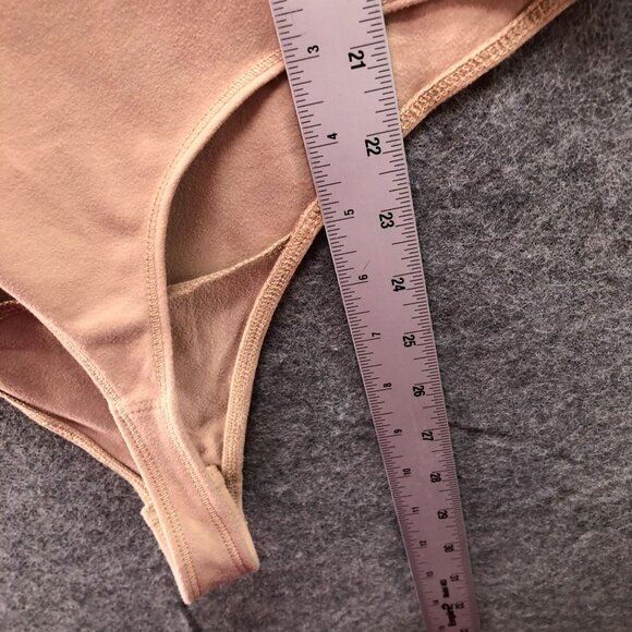 Abercrombie & Fitch Sleeveless Bodysuit Womens M Soft AF Tan Crewneck Padded - Picture 8 of 8